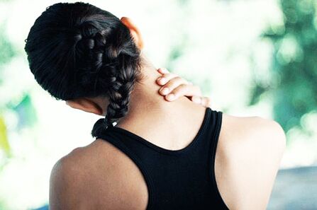 Switching on the neck - Osteochondrosis symptoms